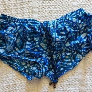 Vitamin A cover up shorts sz.M blue tie die